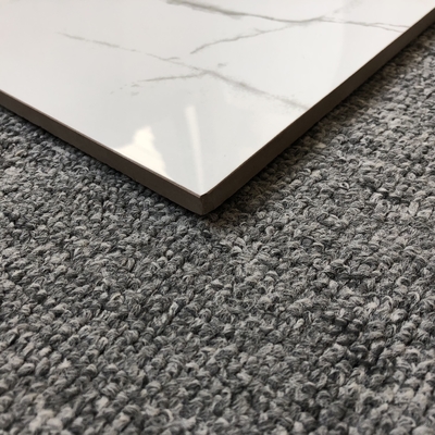 호텔 빌라 화석 타일 Carreaux Sol 60x60 거실의 흰색 배경 벽